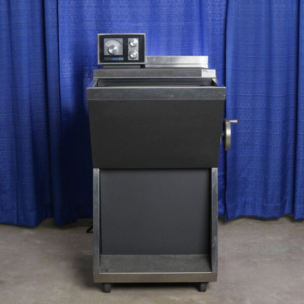 Miles Scientific Cryostat